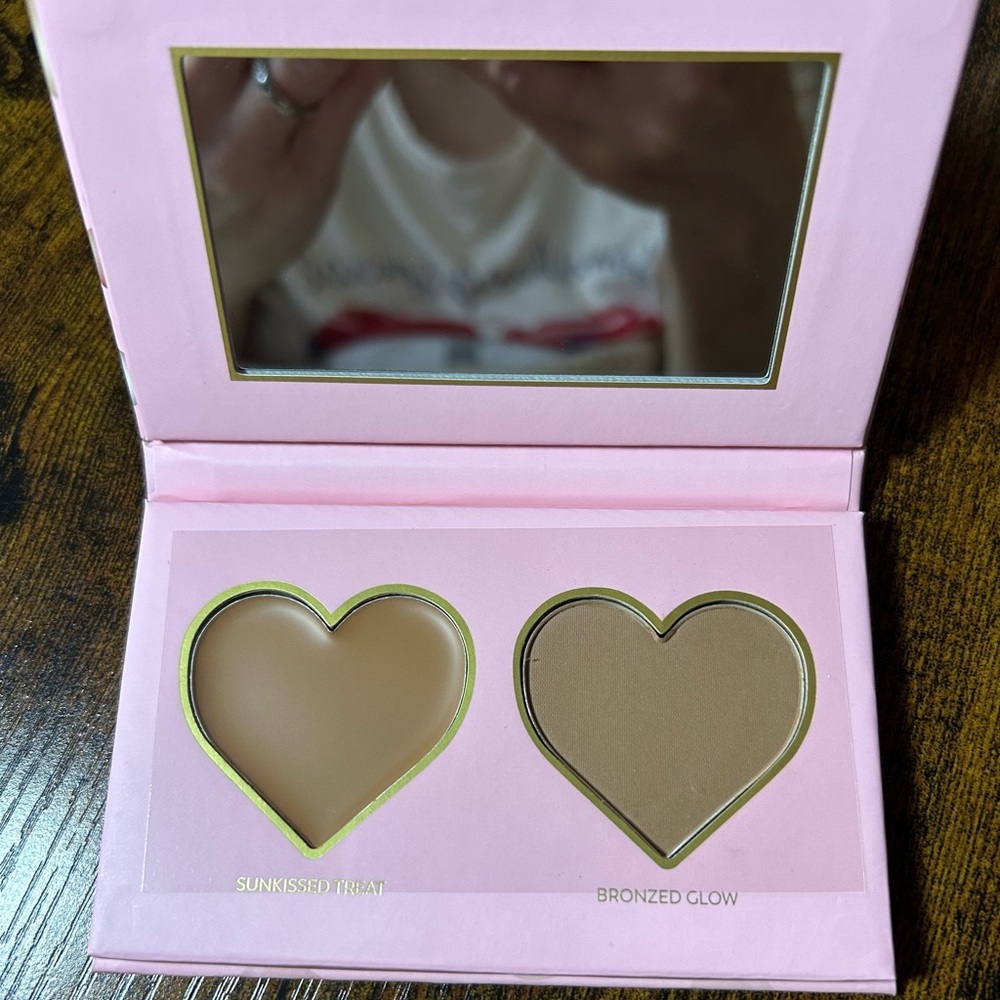 ❤️⭐ Sweet Cheeks Bronzing Palette in Sunkissed Treat & Bronzed Glow - Picture 3 of 6